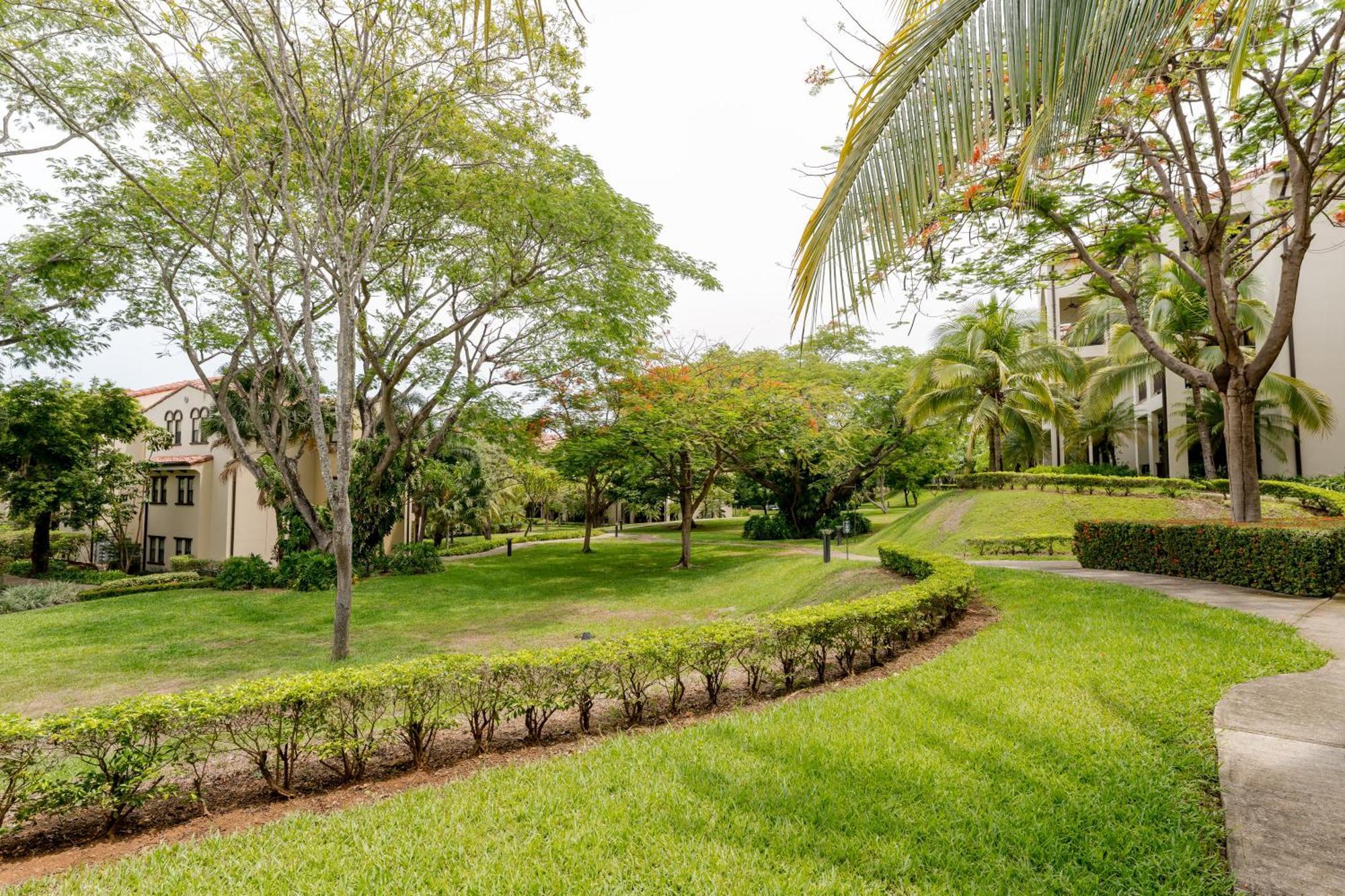 Coco Breeze Pacific Apartment Exterior foto