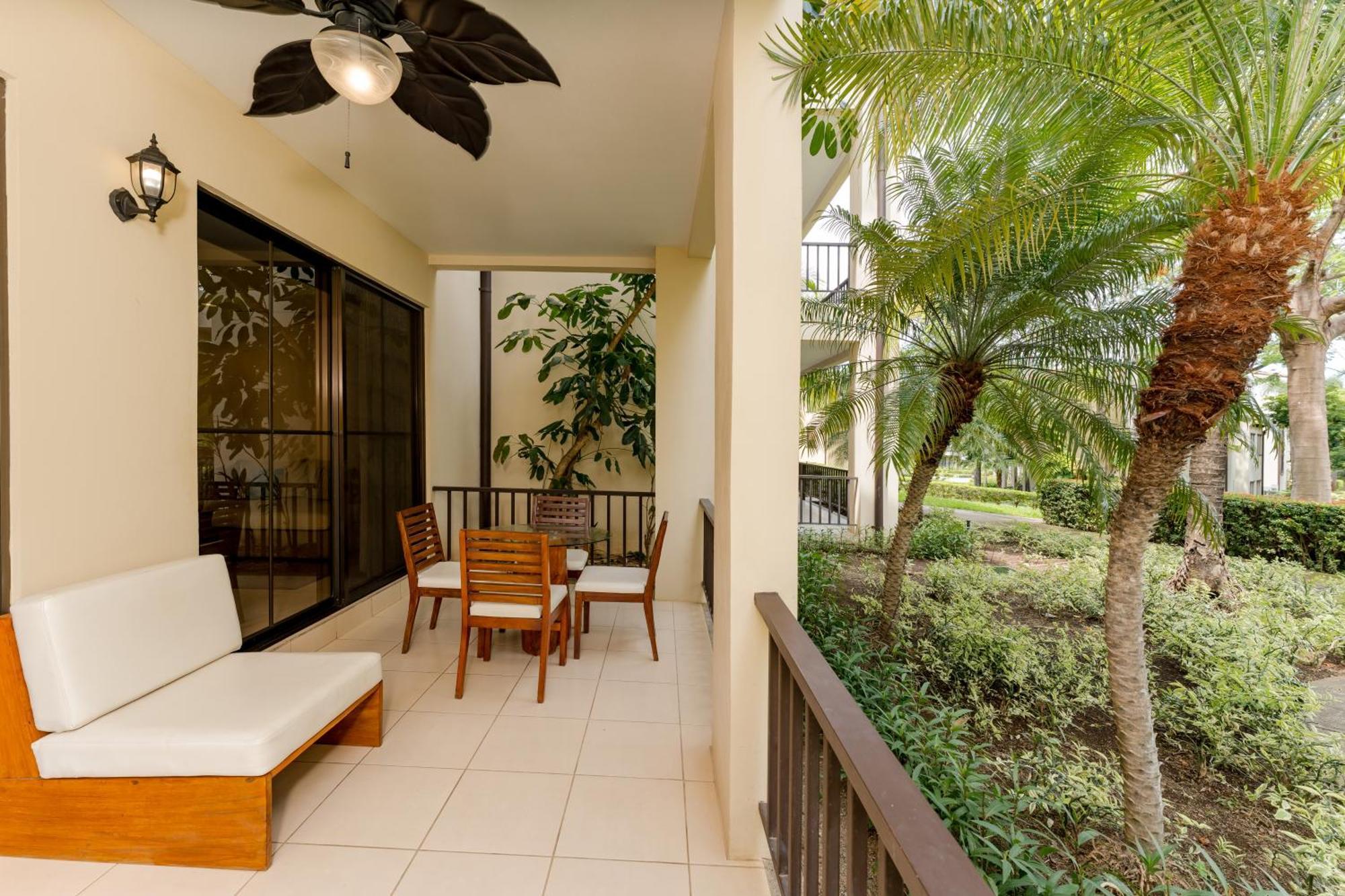 Coco Breeze Pacific Apartment Exterior foto