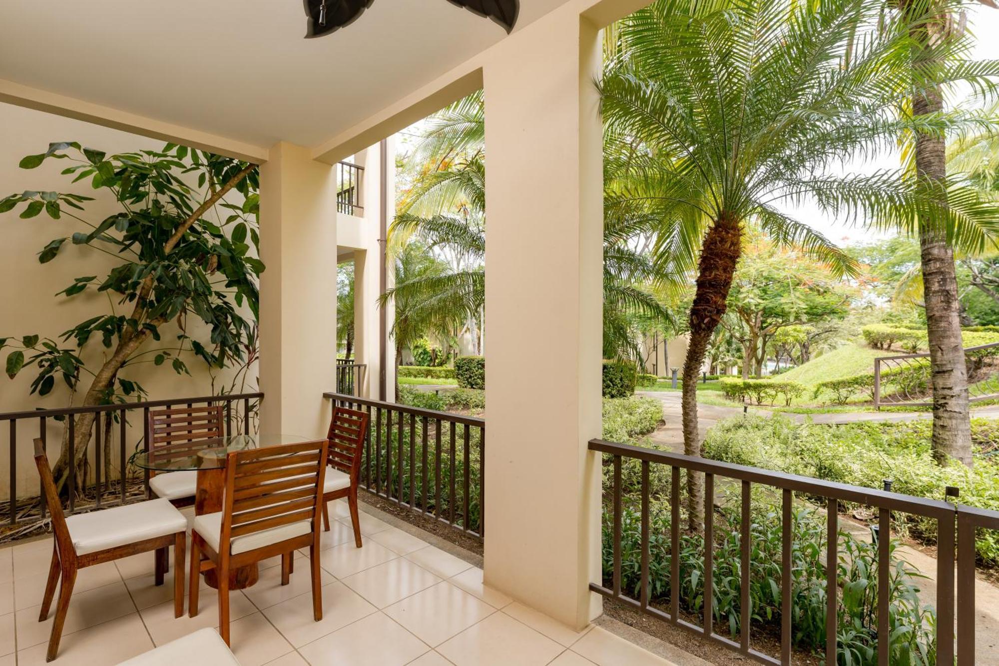 Coco Breeze Pacific Apartment Exterior foto