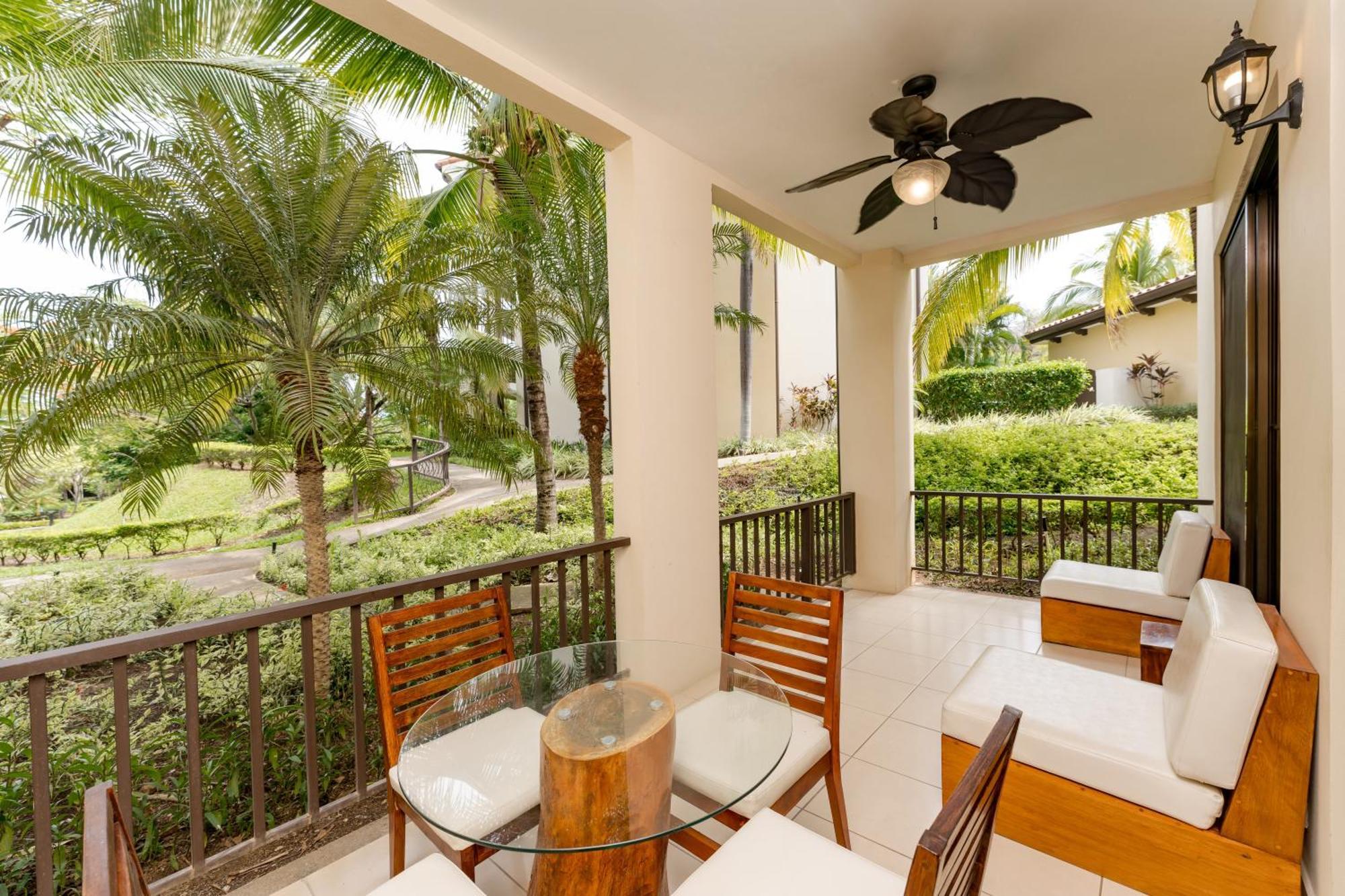 Coco Breeze Pacific Apartment Exterior foto